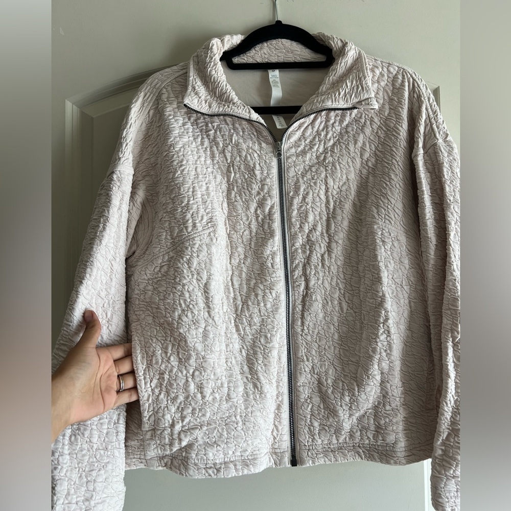 Lululemon Rippled Full Zip Jacket - Picture 2 of 12